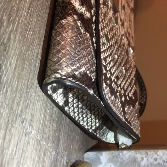 MICHAEL KORS CLUTCH EMBOSSED LEATHER "Tina" NWT - Picture 5 of 8